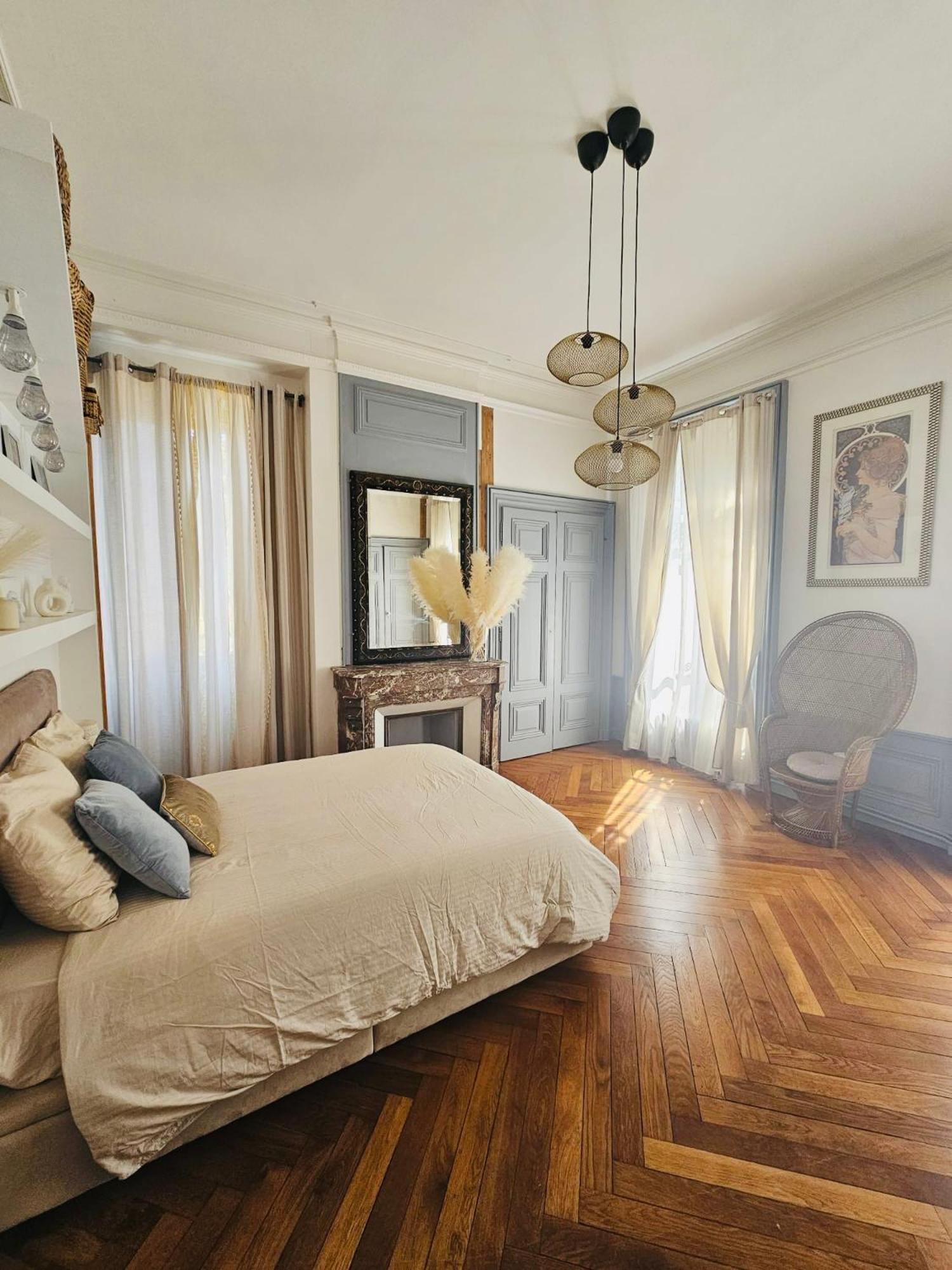 Perle Rare En Ville- Chateau Grandclement- 4 Ou 6 Pers - Piscine - Parc Apartment